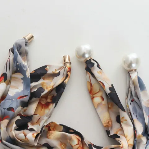 Women Floral Print Scarf Necklace Pearl Magnetic Buckle Lazy Silk Scarf Thin Lightweight Summer Neck Decor Elegant Commuter Choker Scarf