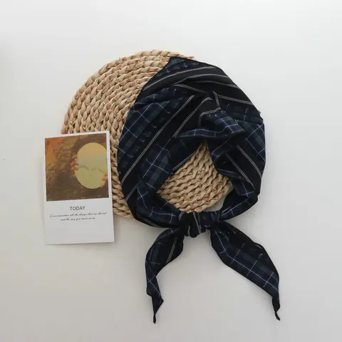 Women's Literary Plaid Striped Triangle Scarf Polyester Color Block Neckkerchief With Tassels Lightweight Artistic Scarf