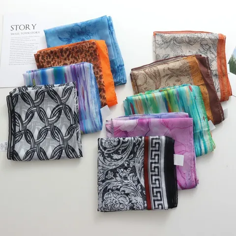 Foulard en Soie Long Élégant pour Femmes Châle Imprimé Floral Botanique et Pois Protection Solaire d'Été Écharpe en Polyester Mince