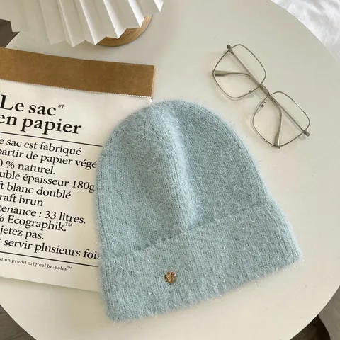 Women Winter Warm Knit Beanie Hat Solid Color Polyester Slouchy Cap With Metal Label Decor For Cold Weather Outdoor Daily Casual Accessories