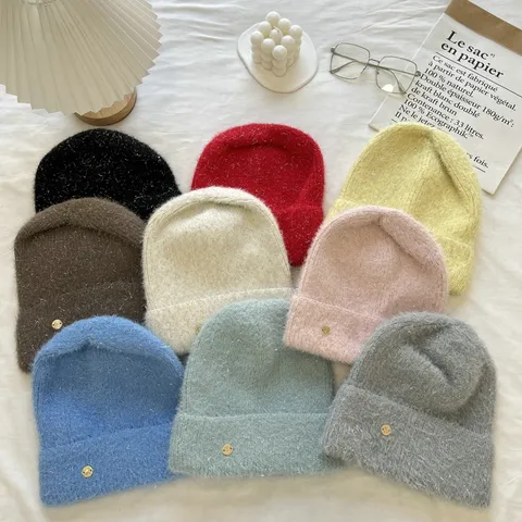 Women Winter Warm Knit Beanie Hat Solid Color Polyester Slouchy Cap With Metal Label Decor For Cold Weather Outdoor Daily Casual Accessories
