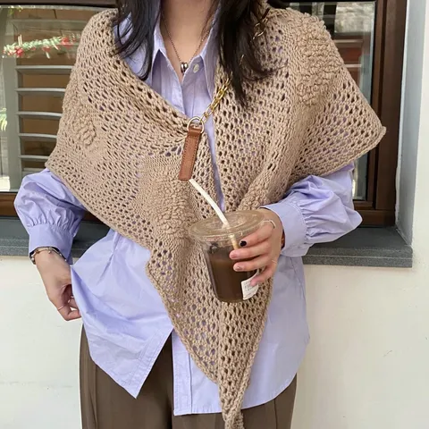 Women Vintage Knitted Triangle Scarf Shawl Heart Pattern Leather Buckle Chain Autumn Winter Warm Woolen Knitted Wrap Cape Top