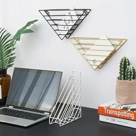 Nordic Iron Wall Mounted Bookshelf Geometric Triangle Magazine Storage Rack Minimalist Office Home Wall Display Shelf
