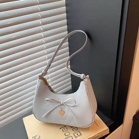 Damen Mode PU Leder Unterarmtasche Retro Halbmond Umhängetasche Mit Schleife Und Herzanhänger