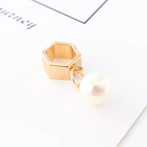Vintage Alloy Artificial Pearl Scarf Buckle For Women Elegant Three Ring Brooch Pin Scarf Clip For Wedding Party Jewelry