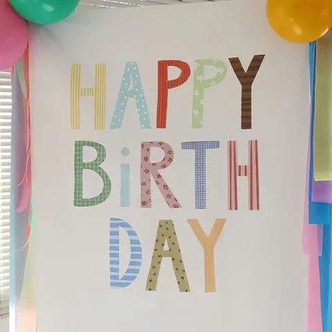 Macaron Toile de Fond d'Anniversaire Colorée Tapisserie Joyeux Anniversaire Impression de Lettres Décoration Murale Suspendue en Tissu pour Articles de Fête