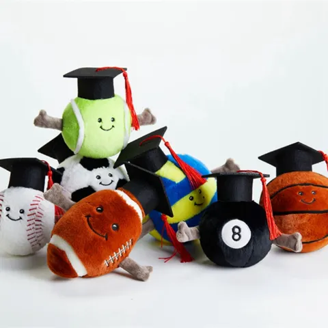 Peluche a Forma di Palla Sportiva dei Cartoni Animati Cappello da Dottore di Laurea Bambola di Peluche Faccia Sorridente Carina Giocattolo