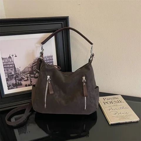 Korean Style Large Capacity Retro Tote Bag Solid Color Niche Commuting Casual Velvet Shoulder Bag For Women