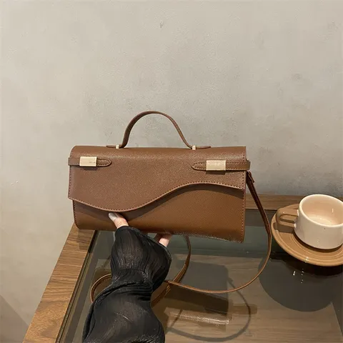 Sac Bandoulière Vintage en Cuir PU pour Femmes Sac à Main Élégant avec Poignée Supérieure Sac de Voyage Rétro Rabat