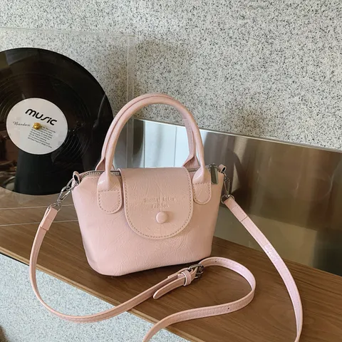 Bolso de Mano de Cuero PU para Mujer Bolso de Hombro Casual para Commuting con Lindo Colgante Elegante Bolso de Asa Superior