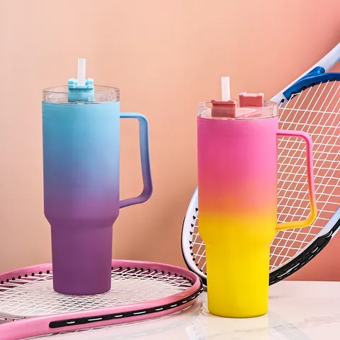 Grote Capaciteit Plastic Beker Met Rietje En Handvat Draagbare Auto Water Beker Hoge Temperatuur Bestendige Mok