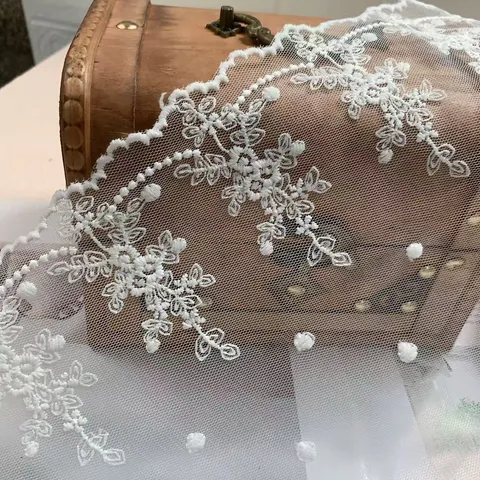 Adorno de Encaje Bordado Floral de Lunares de Malla Blanca Para Velo De Boda Faldón De Princesa Decoración De Costura DIY