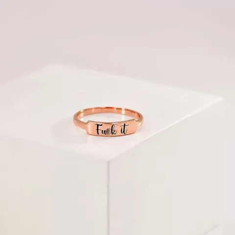 Minimalistisch Kupfer Graviert Buchstabe Offener Ring Für Damen Elegant Metallisch Stapelbar Statement Verstellbar Band Fingerring Schmuck Geschenk