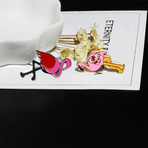 Fashion Enamel Alloy Flamingo Brooch Pin Cartoon Animal Badge Clothing Accessories For Unisex