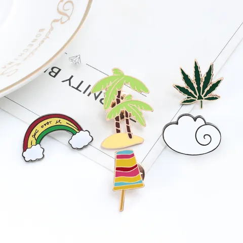 Simpatica Spilla a Cartone Animato in Lega Smaltata Arcobaleno Nuvola Albero di Cocco Foglia Gelato Spilla da Bavero Distintivi per Abbigliamento Unisex Decorazione