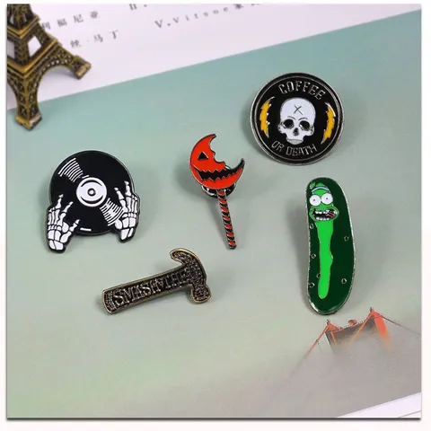 Broche en Alliage Punk Halloween Main de Fantôme Crâne Citrouille Pin Émail Badge Gothique Pour Sac à Dos Veste Bijoux Unisexe