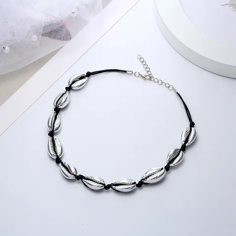 Collana Intrecciata con Fette di Conchiglia Naturale Choker Regolabile Stile Spiaggia Hawaiana Collana Fatta a Mano con Conchiglie per Donna