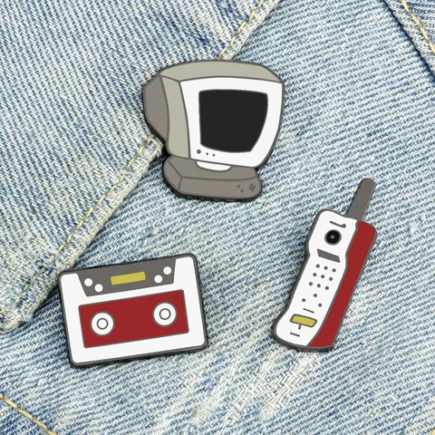Nostalgic Alloy Enamel Brooch Cartoon Retro Computer Cassette Tape Telephone Badge Fun Memories Clothes Decoration Lapel Pin For Unisex Jewelry