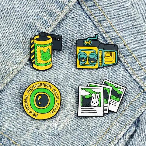 Retro Photography Enamel Pins Zinc Alloy Vintage Video Camera Film Roll Lens Polaroid Photo Brooch For Clothes Backpack Fashion Jewelry