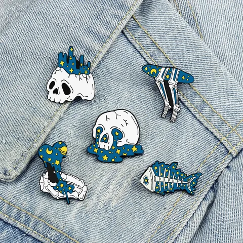Creative Starry Sky Skull Alloy Brooch Personality Fishbone Heart Skeleton Hand Metal Badge Clothes Denim Bag Decorative Lapel Pin Unisex Jewelry Accessories