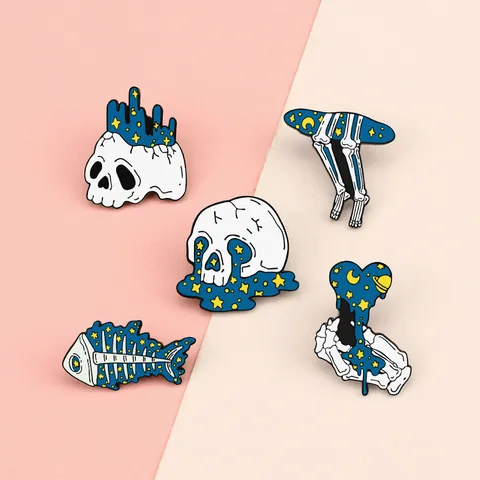Creative Starry Sky Skull Alloy Brooch Personality Fishbone Heart Skeleton Hand Metal Badge Clothes Denim Bag Decorative Lapel Pin Unisex Jewelry Accessories