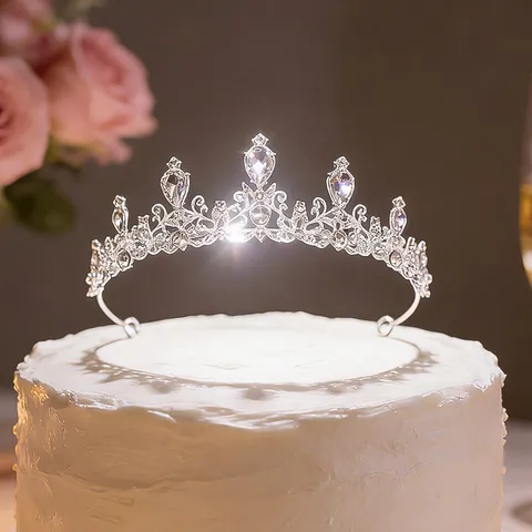 Couronne de Mariée Luxueuse en Alliage de Strass Élégante Coiffe de Reine Style Cour Royale Diadème Baroque pour Mariage Fête d'Anniversaire Bijoux Femme