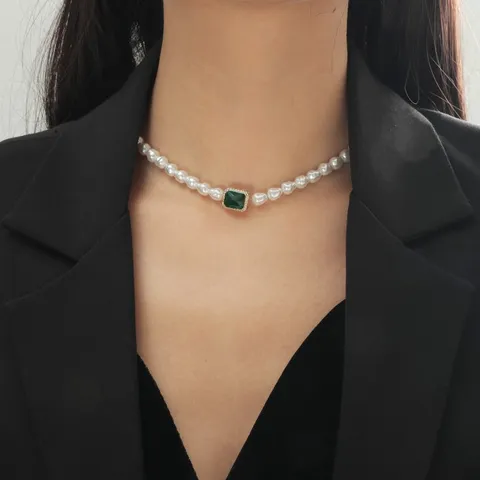 French Vintage Artificial Pearl Necklace Elegant Square Rhinestone Pendant Clasp Choker For Women Luxury Daily Party Jewelry Gift