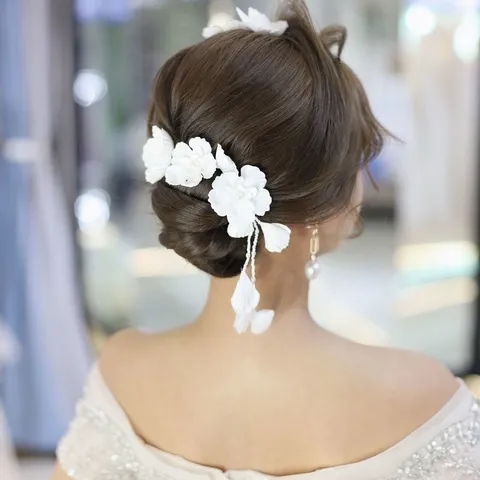 Handmade Fabric Flower Bridal Headband With Artificial Pearl Tassel Korean Ethereal Wedding Hair Band Ear Hook Headwear For Studio Women