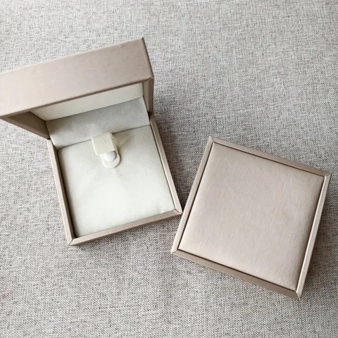 Universelle Schmuckverpackung Box Klarer Schwebefilm Display Fall Samt Kordelzug Aufbewahrungsbeutel Geschenkbox Für Ringe Ohrringe