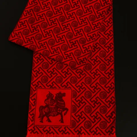 Bufanda Larga y Cálida de Invierno para Ancianos Unisex Rojo Festivo Patrón de Caballo de Bendición Bufanda con Borlas Regalo de Año Nuevo