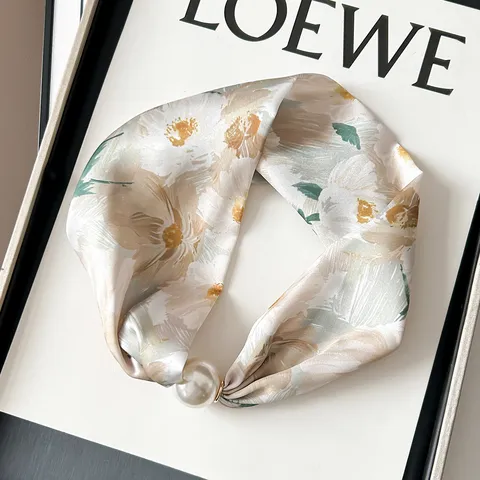 Pañuelo de Seda Pequeño de Moda para Mujer Cierre Magnético de Perlas Pañuelo Estampado Floral Protección Versátil para el Cuello