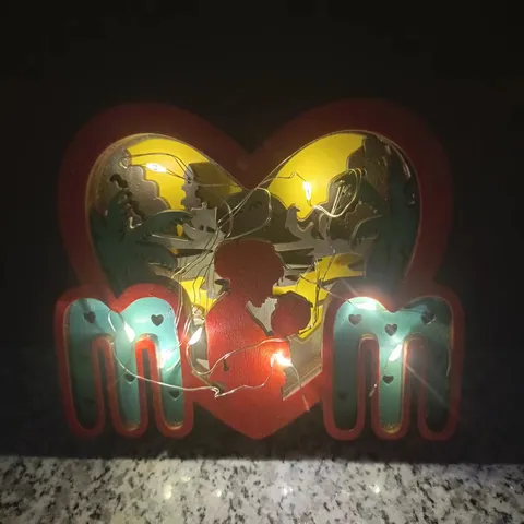 Ornement Décoratif en Bois Fête des Mères et des Pères Panneau de Bureau Sculpté LED Lumière Cadeau Chaleureux Déco Maison