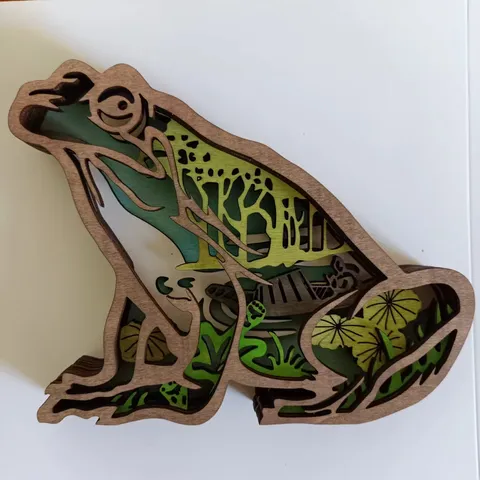 Ornement de Bureau en Bois 3D Multi Couches Grenouille Paysage de Forêt Lumineux Artisanat de Sculpture sur Bois Décoration de Maison Cadeau de Noël