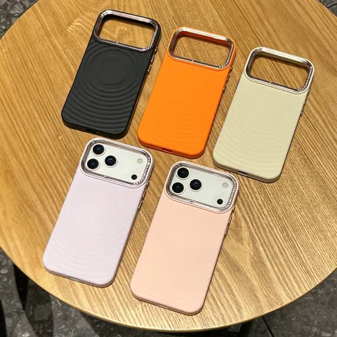 Funda Magnética de Silicona Líquida con Patrón de Ondas para iPhone 16 Pro Max 15 14 13 Con Marco de Lente de Strass Cubierta Suave Mate
