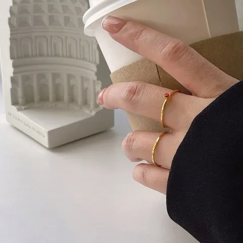 Anillo de Dedo de Acero de Titanio Minimalista con Diamantes de Imitación para Mujer Oro Oro Rosa Joyería Versátil Diaria Elegante Anillo de Banda Regalo
