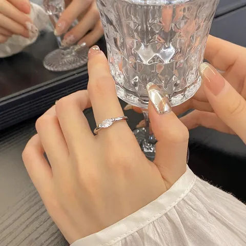 Bague en Strass en Acier Titane Minimaliste Pour Les Femmes Luxe en Forme de Larme Marquise Zirconia Ouvert Bande Bagues de Fiançailles Couple Bijoux Cadeau
