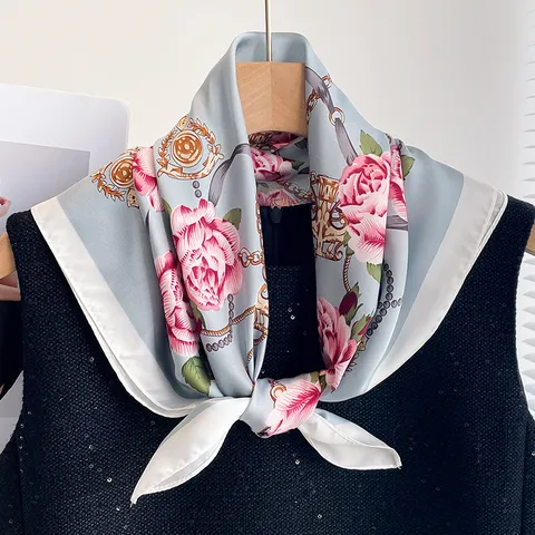 Pañuelo Cuadrado de Seda Satinada de Moda para Mujer Estampado de Camelia y Cadena Pañuelo de Pelo Elegante Primavera Verano Hiyab