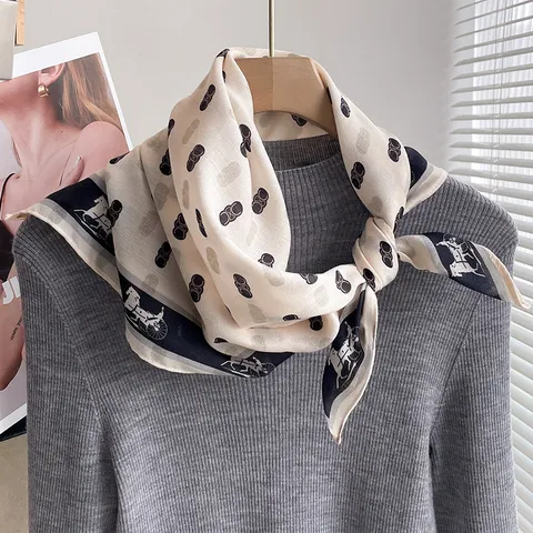 Mujer Moda Pañuelo Cuadrado Satén Tacto Seda Pañuelo Cabeza Estampado Floral Camelia Cuello