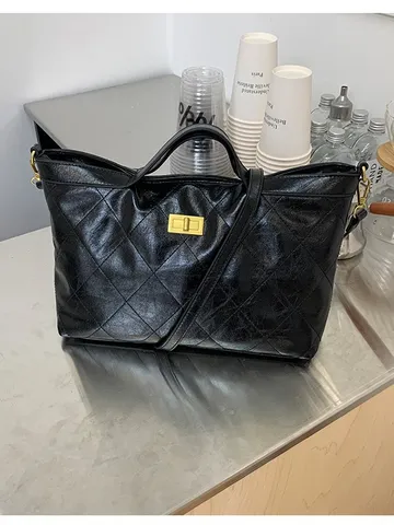 Vintage Quilted Shoulder Bag For Women Large Capacity PU Leather Tote Bag Luxury Twist Lock Handbag Casual Commuter Bag