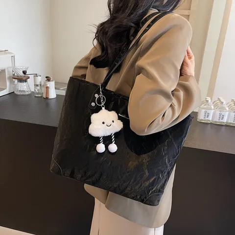 Women Large Capacity PU Leather Tote Bag Casual Crinkled Shoulder Handbag Commuter Bag With Cloud Pendant