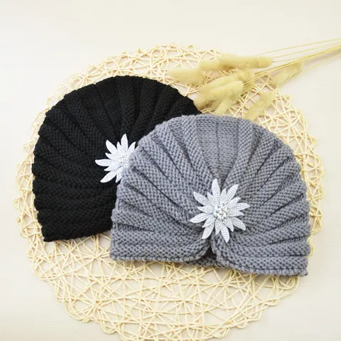 Women Luxurious Rhinestone Fireworks Flower Knit Beanie Pastoral Style Warm Winter Turban India Hat Outdoor Everyday Warm Headwear