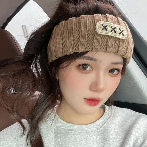 Minimalist Acrylic Ribbed Knit Hairband With Embroidered Label For Women Wash Face Wide Knitted Headband Elastic Winter Headwear Warm Head Wrap Accessory