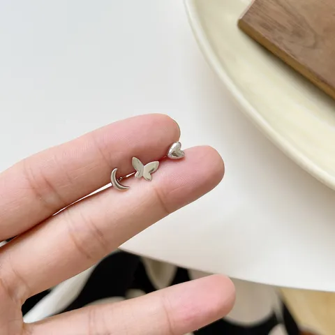 925 Sterlingsilber Ohrstecker Für Damen Süß Schmetterling Herz Halbmond Minimalistisch Hypoallergen Silber Ohrringpfosten Platiert Täglich Modeschmuck Geschenk