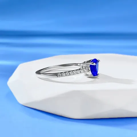 Anello in Argento Sterling S925 a Forma di Cuore Blu con Pietra Preziosa da Laboratorio per Donna Elegante Gioielli di Lusso