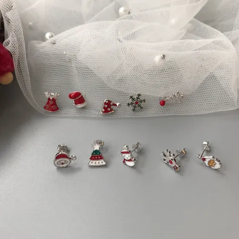 Süße Emaille Festliche Feiertag Ohrstecker Mit 925 Sterlingsilber Ohrstecker-Stift Schneeflocke Weihnachtsmann Rentier Weihnachtsglocke Ohrringe Für Festliche Party Geschenk Damen