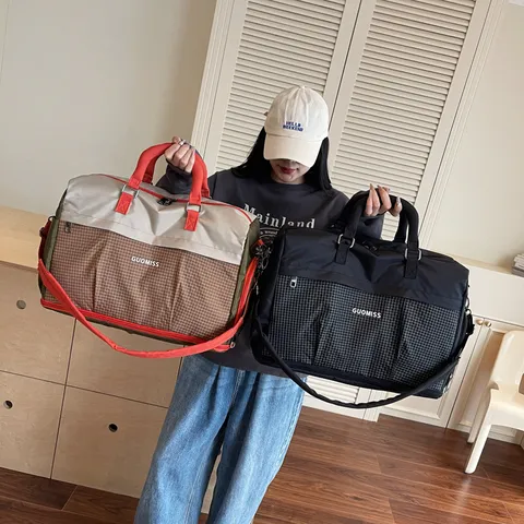 Μεγάλη χωρητικότητα Nylon Travel Duffle Bag Πολλαπλά διαμερίσματα Sports Gym Αποσκευές για άνδρες και γυναίκες Weekend Bag