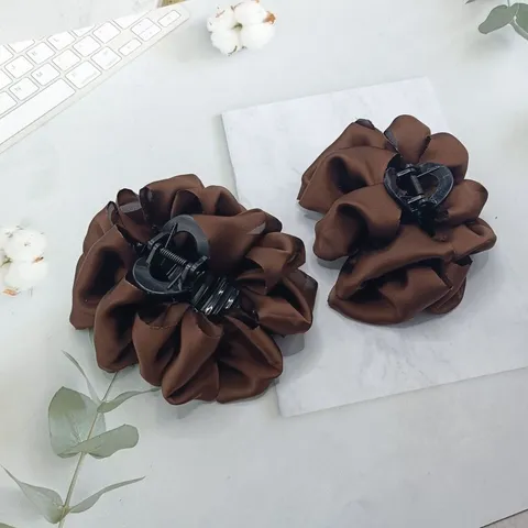 Français Minimaliste Couleur Unie Satin Pince à Cheveux Grande Shark Clip Accessoires de Coiffure Plissés pour Femmes