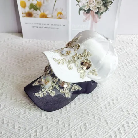 Damen Satin Baseballkappe Mit Blumen Spitze Stickerei Pailletten Perlen Elegant Streetwear Sonnenhut Sommer Mode Verstellbar Hut
