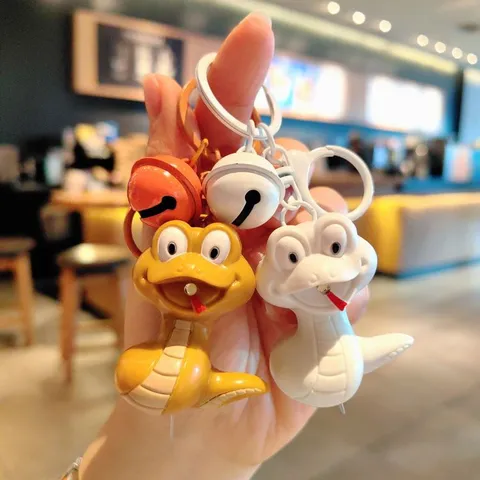 Cartoon Snake LED Light-up Keychain With Sound Effect Funny Prank Animal Pendant Bag Hanging Ornament For Kids Party Favor Gift