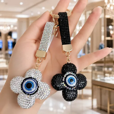 Creative Evil Eye Four-Leaf Clover Keychain For Women Luxurious Rhinestone Alloy Bag Charm Inlaid Evil Eye Pendant Car Keyring